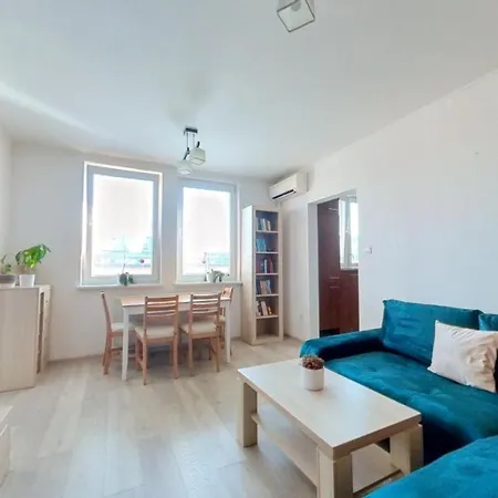 Air Conditioned, 2 Apartment, New City Apartmán