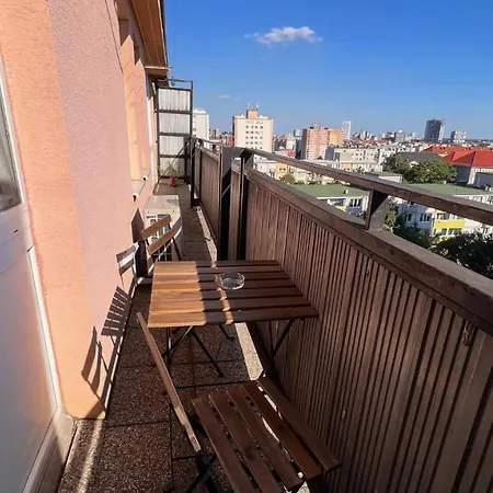 Air Conditioned, 2 Apartment, New City דירה